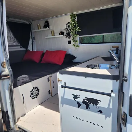 Furgoneta Camper * 阿雷西费